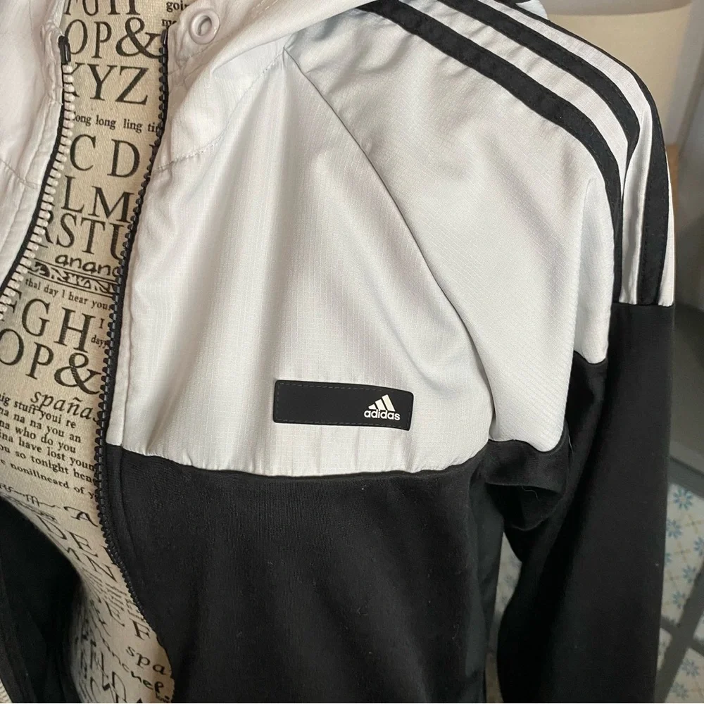 adidas classic stripe